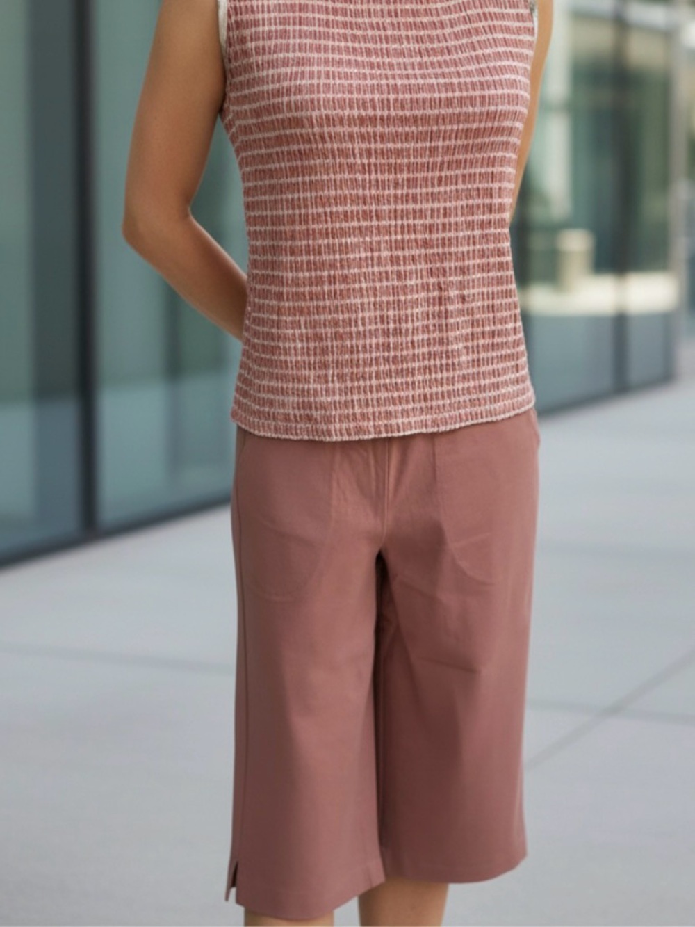 Women's Dusty Rose Capris — Lightweight Mid-Rise Capris
